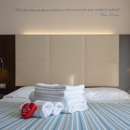 Gimmi Hotel ริมินี ภายนอก รูปภาพ