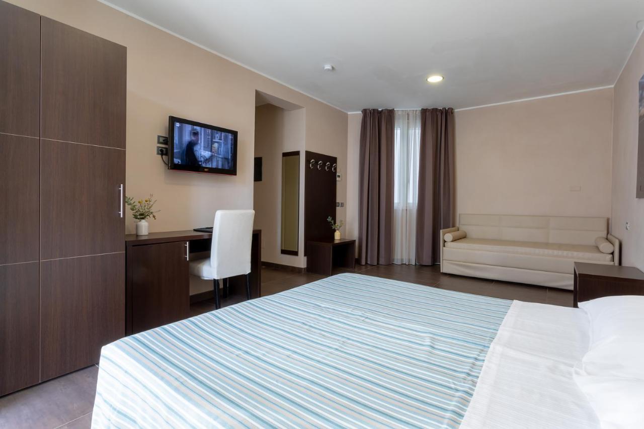 Gimmi Hotel ริมินี ภายนอก รูปภาพ