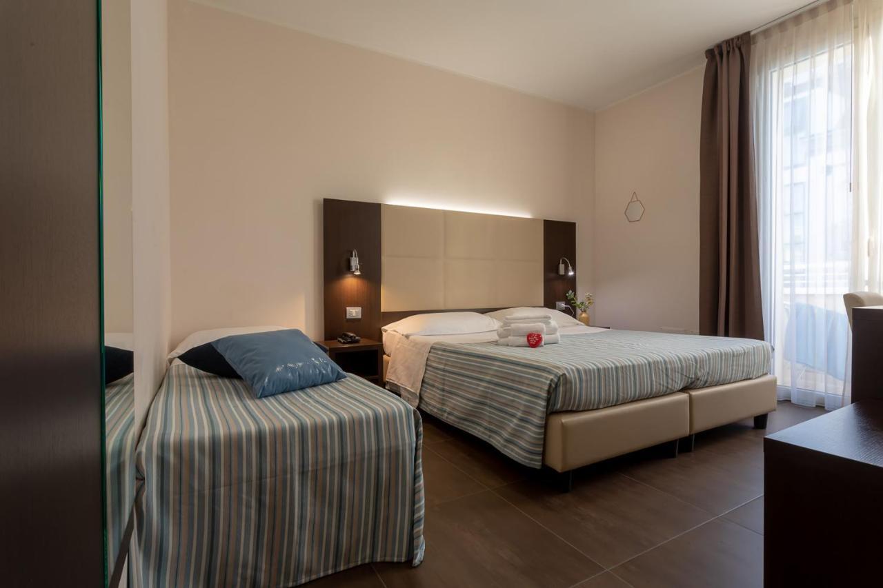Gimmi Hotel ริมินี ภายนอก รูปภาพ