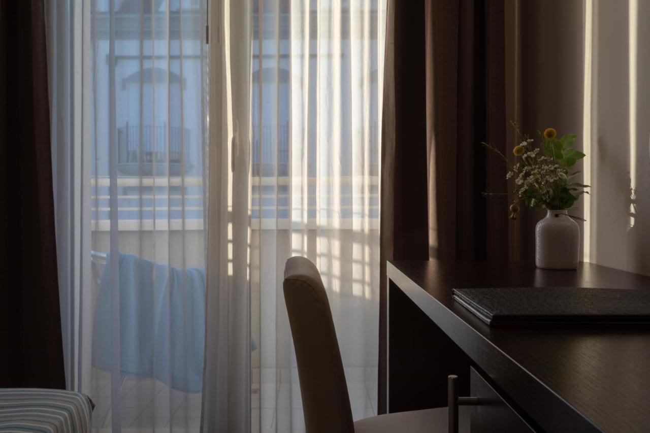 Gimmi Hotel ริมินี ภายนอก รูปภาพ
